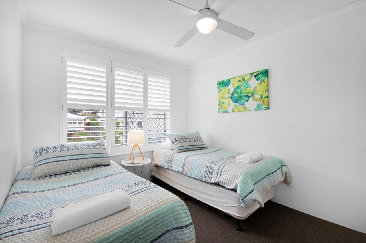 Capeview Apartments - Right On Kings Beach Caloundra Ngoại thất bức ảnh