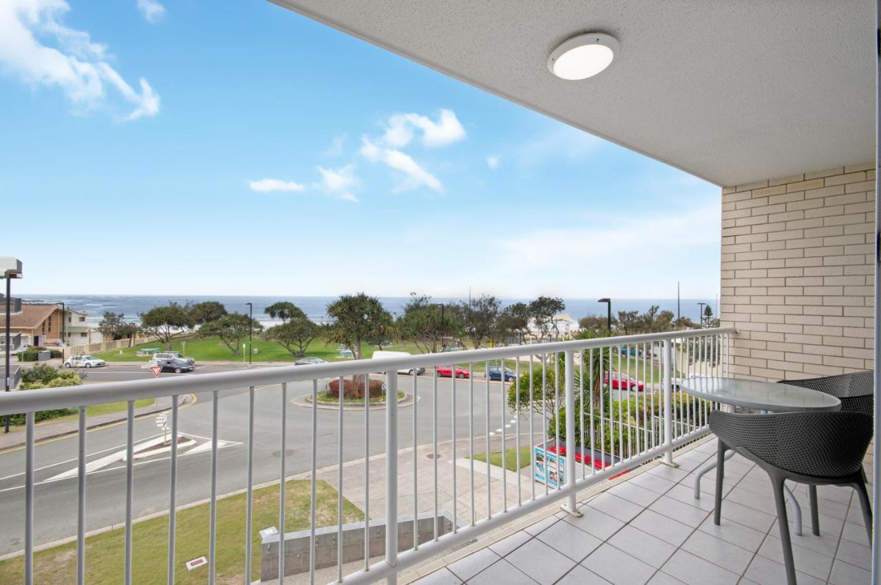 Capeview Apartments - Right On Kings Beach Caloundra Ngoại thất bức ảnh