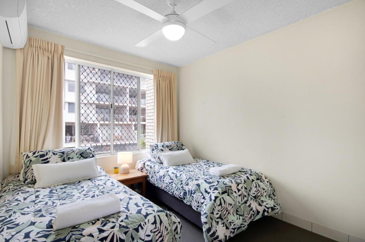 Capeview Apartments - Right On Kings Beach Caloundra Ngoại thất bức ảnh