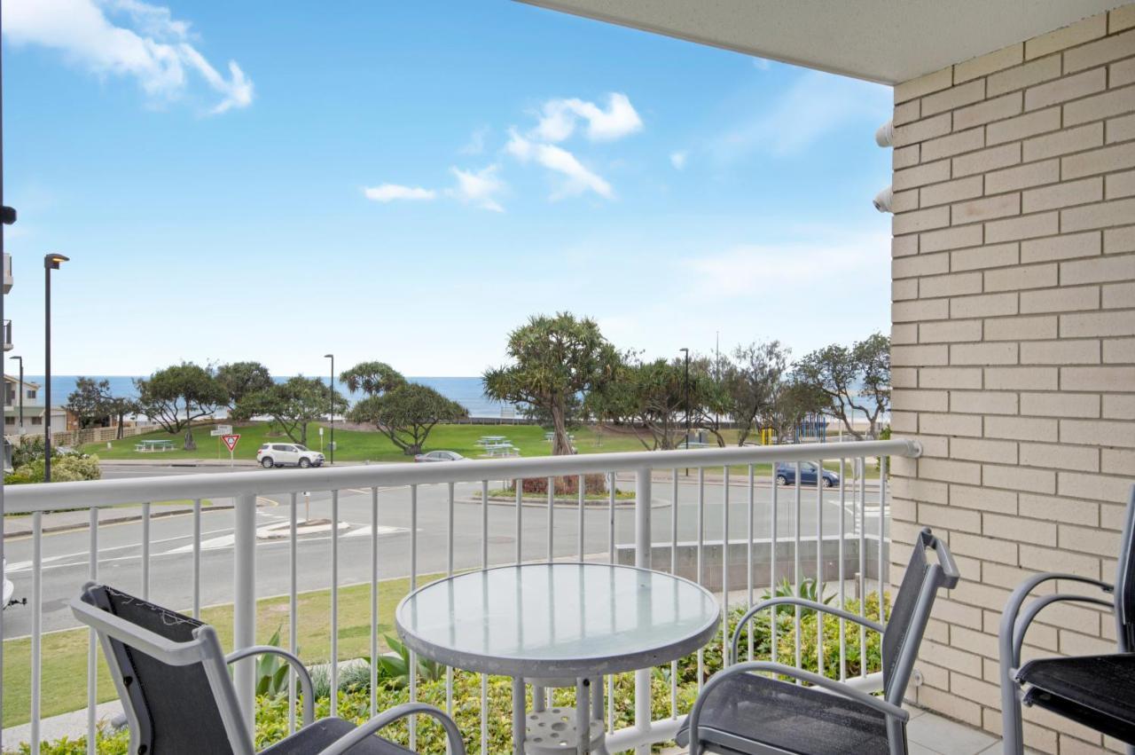Capeview Apartments - Right On Kings Beach Caloundra Ngoại thất bức ảnh