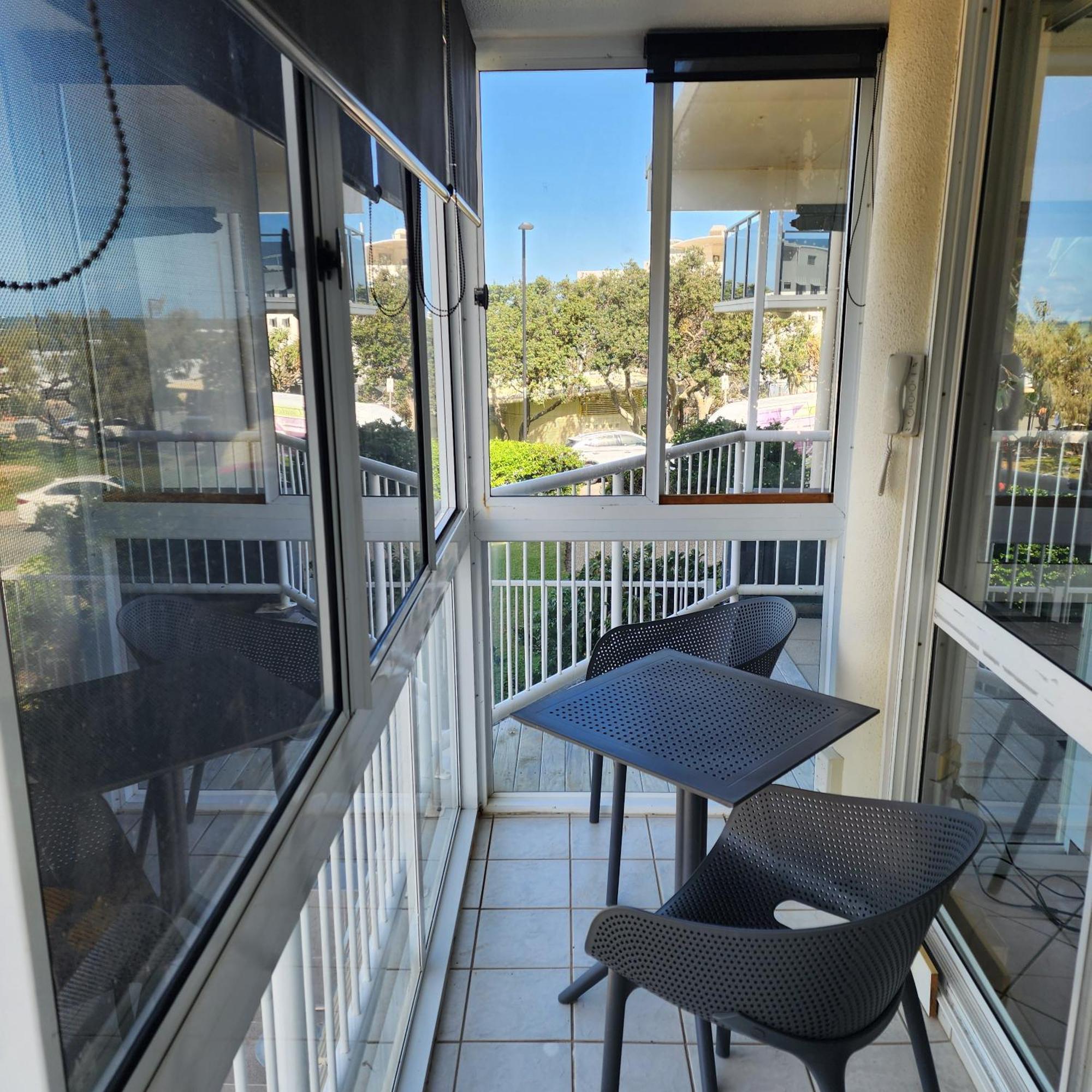 Capeview Apartments - Right On Kings Beach Caloundra Ngoại thất bức ảnh